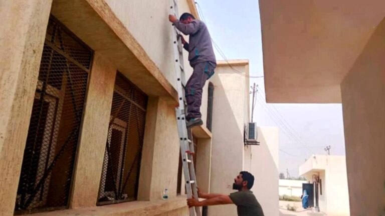 فريق الصيانة بمراقبة تعليم العجيلات يواصل جهوده الدؤوبة لتهيئة بيئة تعليمية مُثلى