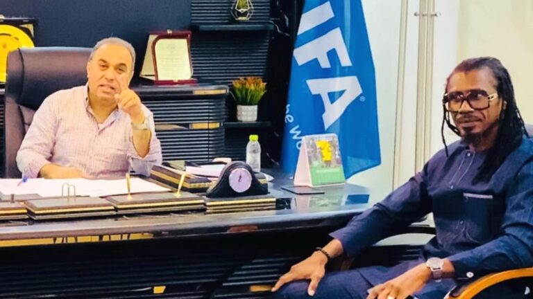 الجماهير على أحر من الجمر! رئيس الاتحاد الليبي يجتمع بـ “أليو سيسيه” لمناقشة خطة الإنقاذ وتحقيق حلم الأمة!
