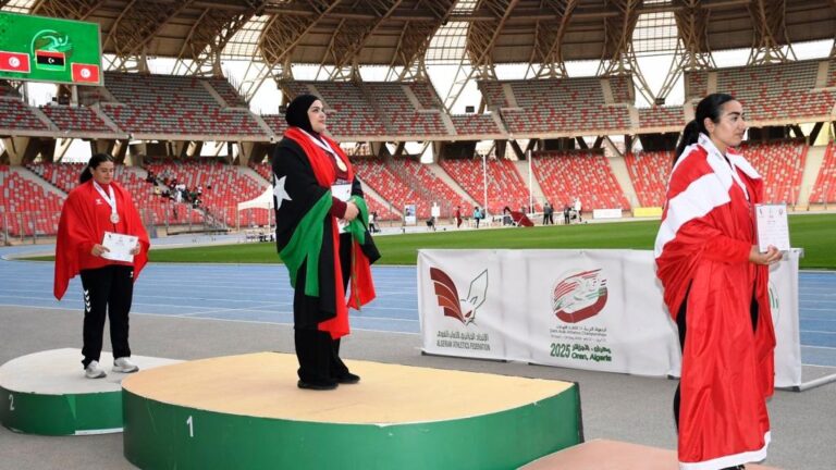 رتاج السائح: عودة ملكة القرص الليبي من رماد الاعتزال لتعتلي عرش الذهب العربي في وهران!