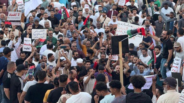 الإنذار السوفيتي الليبي: حين يبلغ السيل الزبى ويئن الشعب في وجه الوصاية