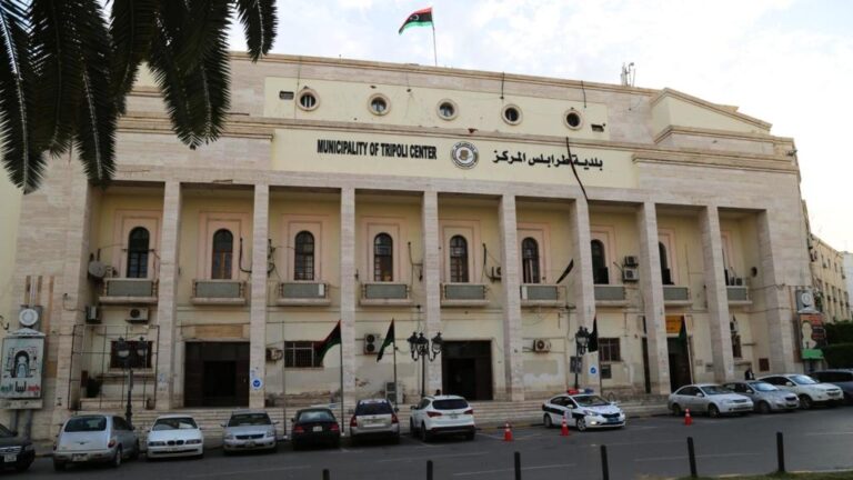 النيابة العامة تضرب بيد من حديد على الفساد في بلدية طرابلس: مسؤولون رفيعو المستوى خلف القضبان بتهم تتعلق بالاختلاس واستغلال النفوذ