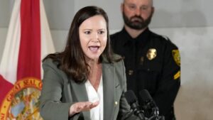 100 مليون دولار لـ”رأس مادورو”: هل هي مكافأة أم إعلان حرب؟