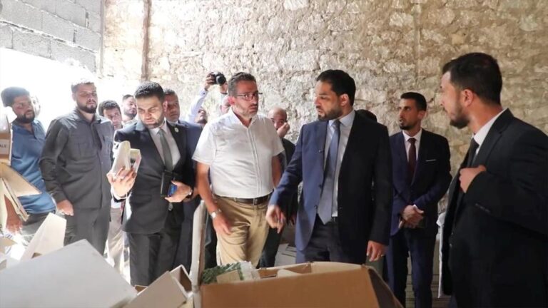 إيقاف إدارة مستشفى طرابلس المركزي: صراع متعدد الأوجه بين المسؤولية الرسمية، كرامة المهنة، وسخط الشارع