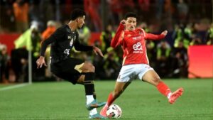 “الأهلي يقلب الطاولة على الزمالك في قمة مثيرة.. والشحات وتريزيجيه يقودان المارد الأحمر لانتصار حاسم”