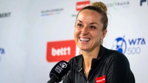 سابين ليسيكي: العودة إلى العشب الأسطوري بحثاً عن النهاية المثالية