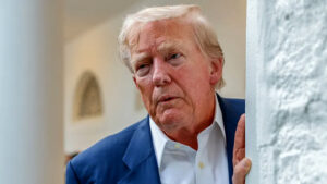 تقرير خاص: الفحص الطبي الثاني لترامب يغذي لغز “الشفافية الصحية” والتساؤلات تتصاعد