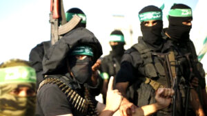 تصعيد حماس: “نزع السلاح أمر غير وارد”.. وتلويح باستئناف القتال يهدد خطة ترامب للسلام