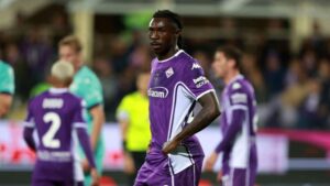 “الجنون المضاعف”: الـ VAR يحرم بولونيا من ملاحقة نابولي، وينقذ بيولي في “ديربي الأبينيني” (2-2).. والمدرب إيتاليانو يتابع الدراما من المستشفى!