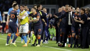 تقرير خاص: نابولي ينتصر على “أزمة السبع خسارات” ويتفوق على إنتر في قمة الإثارة! 👑