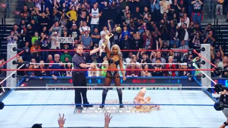 💔 302 يوم من المجد تحطمت في 5 دقائق: إصرار البطلة المصابة في ليلة “الانهيار المزدوج” لتيفاني ستراتون!