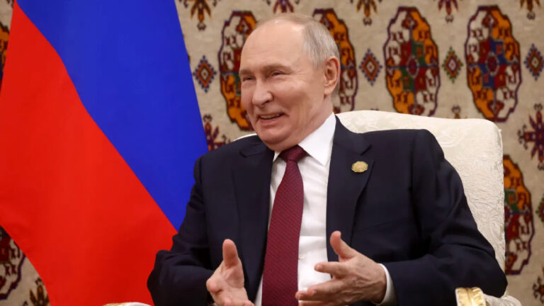 🛰️ الرد الروسي على “تنازل الناتو” الأوكراني: الكرملين يعتبره “حجر الزاوية” للمفاوضات لكنه يرفض “مكبر الصوت”؛ تحليل استراتيجي لورقة زيلينسكي الثمينة مقابل ضمانات “الناتو الحقيقي” وموقف الاتحاد الأوروبي من فكرة نشر قوات حفظ سلام غربية في أوكرانيا.