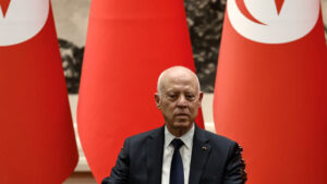 🕊️ أبواب تفتح في فجر 17 ديسمبر.. 2014 سجينًا يعانقون الحرية بقرار رئاسي