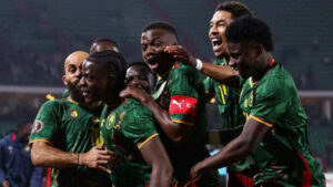 🥁”الأسود تبتلع الفهود بـ ‘واقعيةٍ حديدية’.. الكاميرون تُنهي أسطورة الـ 25 عاماً وتسترد هيبة العرش!”