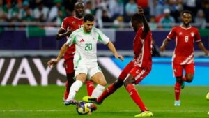 ⚔️ “صراع العشرة” في كأس العرب: الجزائر تنجو من كارثة الطرد والسودان يندم على عقم النهاية!