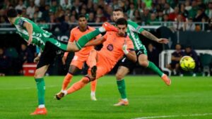 📜حكاية “الرحلة النارية” في سيفيلّيا: فيرّان توريس يصطاد النجوم الخمسة ويُؤمّن عرش برشلونة (مقال كامل)