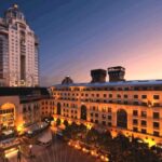 سيادة الاستثمار في “الميل المربع الذهبي”: ميكيلانجيلو ساندتون من التجميد إلى التحرير الإداري