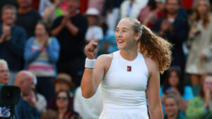 🎾 لـحن الـكرة الـصـفراء: مـيرا أنـدريـفا وعـرش “الـجـوائز الـسيادية”