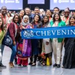 🏛️”تشيفنينغ”..من شموخ الجبال وهيبة “الخليج” إلى ضباب “التيمز”. صناعة العملة البشرية!