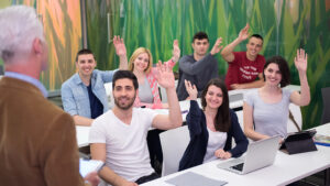 🇮🇹 جسرٌ من “السرايا” إلى “روما”: منحة الحكومة الإيطالية تفتح آفاقاً جديدة للمبدعين في ليبيا