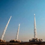 🚨 النشرة الحمراء : “صيدُ الغواص.. سقوط ‘نسر واشنطن’ في مياه قشم السيادية” ⚠️ (مشهد فيديو حصري: لقطات توثق لحظة تفتت الطائرة الحربية الأمريكية في اليوم الـ 35 للحرب)