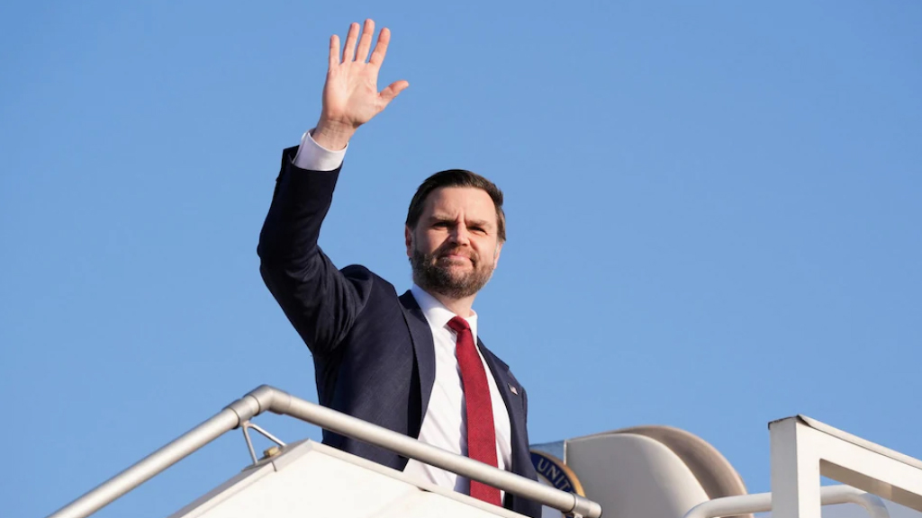 📡 المدار الأمريكي العاجل: “انفجار” فقاعة السلام في باكستان جي دي فانس يغادر إسلام آباد بعد 21 ساعة من المفاوضات المنهكة.. وواشنطن تسحب “عرضها النهائي” من الطاولة!