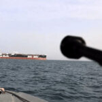 واشنطن تحدد 13 نيسان موعداً لـ “خنق” الموانئ.. وطهران ترد بـ “زلزال الأنوار” الموحدة و”إدارة ذكية” للمضيق!