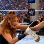 أخر تحديث: “بيكي لينش تستعيد ‘السيادة القارية’ بمناورة قذرة.. ‘ذا مان’ تكسر صمود إيه جاي لي فيWrestleMania 42، والحكم جيسيكا كار تدخل خط الاشتباك!”