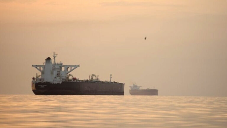 آخر تحديث: “الروبوتات الانتحارية في مواجهة ‘مهام-7’ المجهولة: واشنطن تبدأ عملية ‘تطهير الأشباح’ في هرمز.. وطهران تفقد السيطرة على حقول الألغام!”