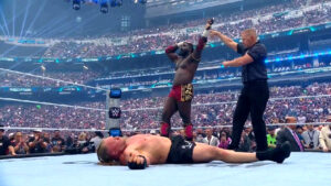 مباشر: “زلزال في فيغاس.. ‘الحاكم’ أوبا فيمي يُنهي حقبة ‘الوحش’ بروك ليسنر بضربة إعدام سيادية، والقفازات المتروكة تُعلن إفلاس العصر القديم!”