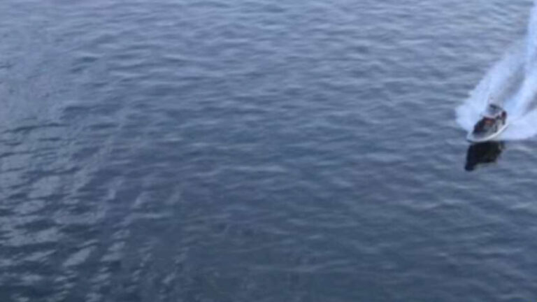 آخر تحديث : “قرصنة سيادية” أم “حصار استراتيجي”؟.. الحرس الثوري يبتلع “MSC FRANCESCA” و”EPAMINONDAS” بزورق واحد! وبورصة التوقعات تشتعل: هل سقط “الخط الأحمر” الأمريكي في مياه إيران؟