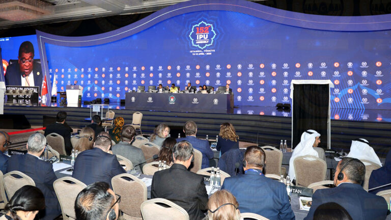 من إسطنبول إلى بنغازي.. البرلمان الليبي يرسم ملامح “التمثيل الدولي” ويقود قطار “التقييم المؤسسي”