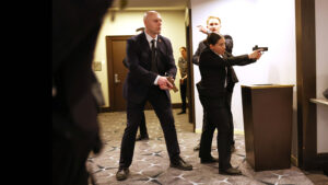 آخر التحديثات: “زلزال في واشنطن: ‘السام’ يترنح تحت أضواء الفلاشات.. ترامب ينفي ‘البصمة الإيرانية’ ويشخص ثقوب التأمين، وإخلاء كينيدي الابن يكمل لوحة الفوضى الشاملة!”