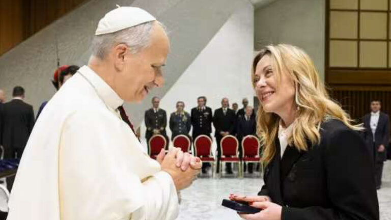 “غضب فيرونا”.. ميلوني تنتصر للبابا وتجمد “بورصة السلاح” مع إسرائيل