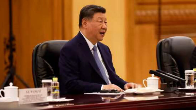 مباشر : “قانون الغابة” فوق مياه هرمز.. بكين تكسر “الحصار المزدوج” وواشنطن تلوح بـ “زر الإبادة”