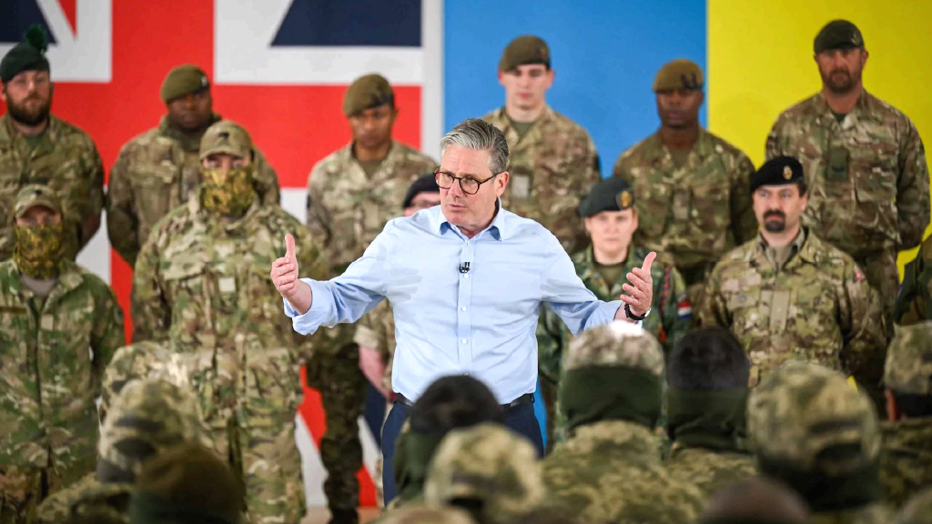 مباشر : “غضب لندن”.. ريفز تهاجم “حماقة” ترامب، وستارمر يواجه “إفلاساً دفاعياً” وسط تمرد الجنرالات