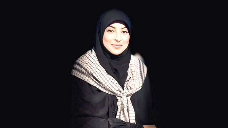 عندما تصبح القصيدة “جسراً جوياً” يعبر فوق الحصار.. وحلم الشاعرة التونسية يعانق برج “آزادي”!