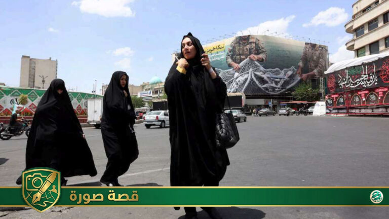 📸 قصة صورة: “جدارية الحظر.. حين يسير المجتمع في ظل الوعيد”